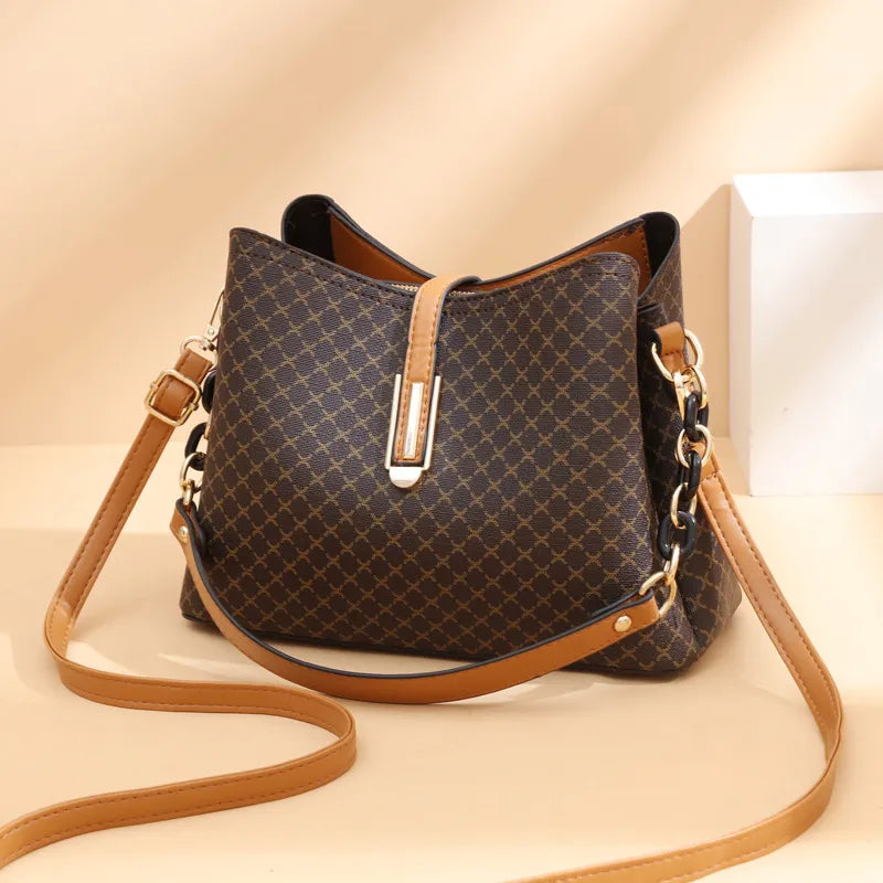 bolsa transversal feminina, bolsa grande feminina, bolsa feminina grande, bolsa feminina, bolsa de couro feminina, bolsa couro feminina, bolsa couro legitimo
